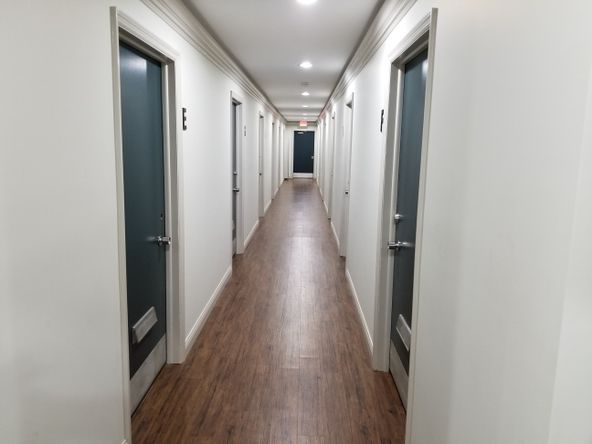 Office Suites - furnished & Unfurnished: 893 High St, Worthington, OH 43085